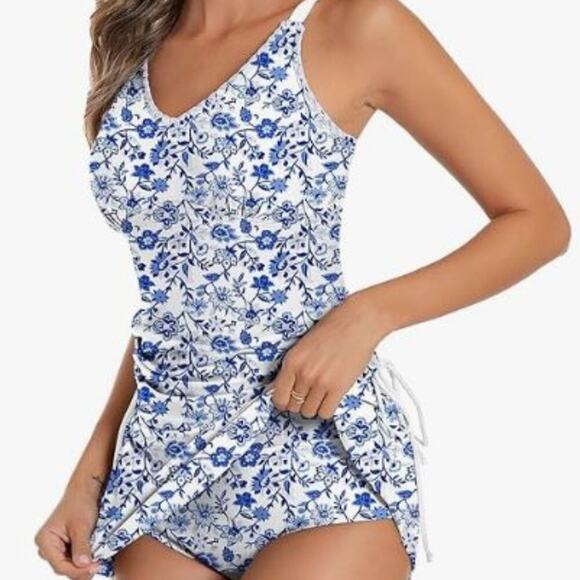 Floral Blue and White Tankini with skirt bottom. NWT Size M,  Adjustable Straps - Picture 1 of 5
